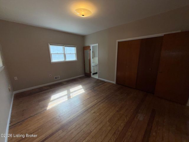 811 S Park Rd, Louisville, KY 40118