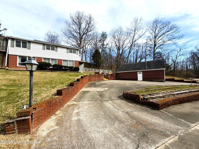 811 S Park Rd, Louisville, KY 40118