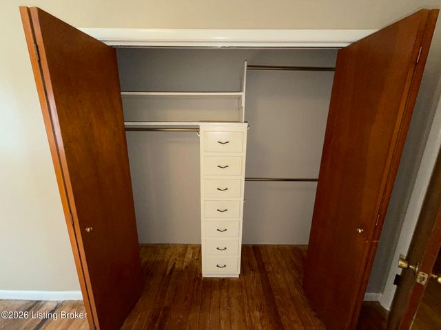 811 S Park Rd, Louisville, KY 40118