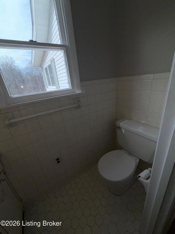 811 S Park Rd, Louisville, KY 40118