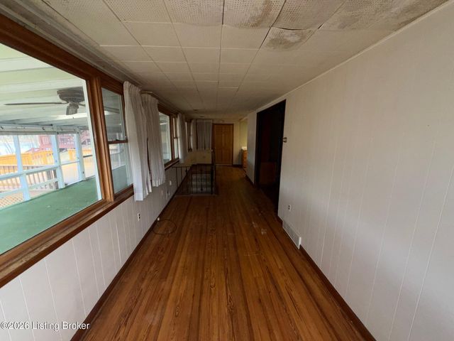 811 S Park Rd, Louisville, KY 40118