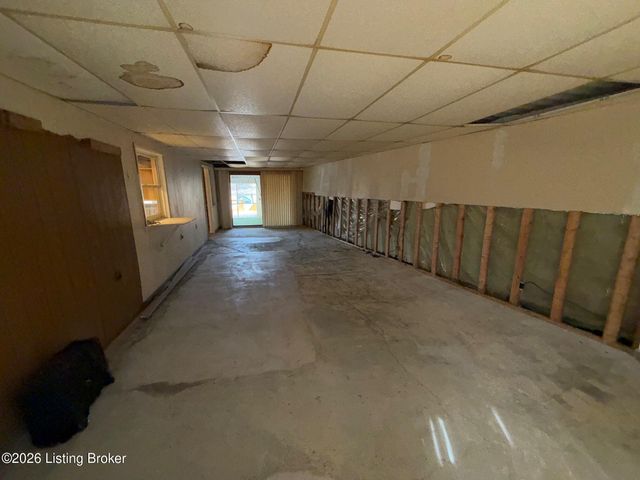 811 S Park Rd, Louisville, KY 40118