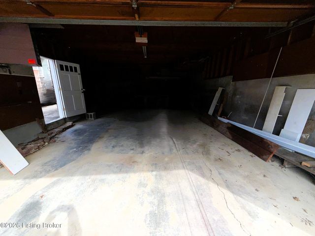 811 S Park Rd, Louisville, KY 40118