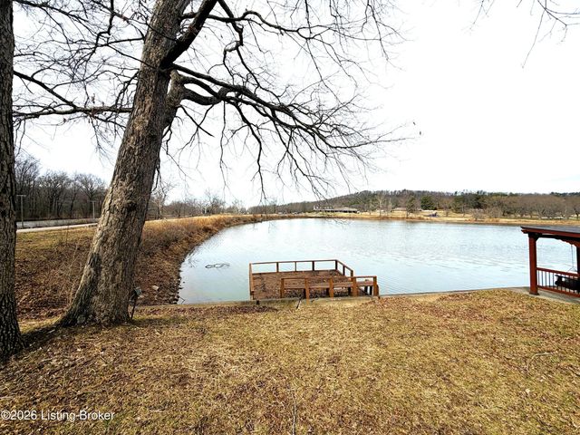 811 S Park Rd, Louisville, KY 40118