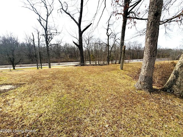 811 S Park Rd, Louisville, KY 40118