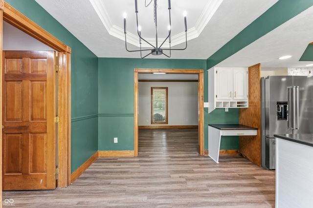 906 Hummingbird Lane, Columbus, IN 47203