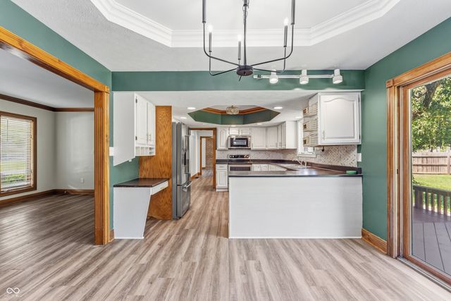 906 Hummingbird Lane, Columbus, IN 47203