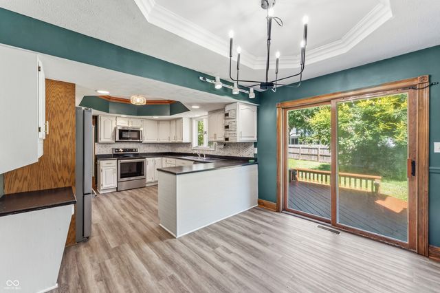 906 Hummingbird Lane, Columbus, IN 47203