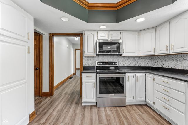 906 Hummingbird Lane, Columbus, IN 47203