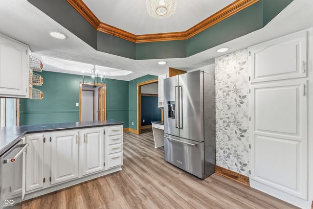 906 Hummingbird Lane, Columbus, IN 47203