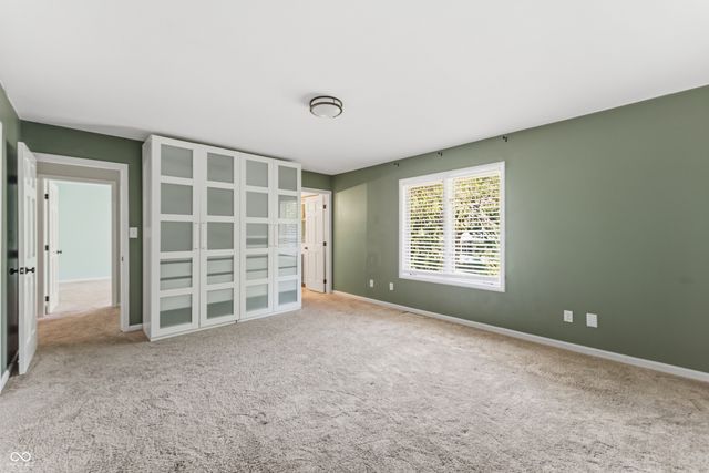 906 Hummingbird Lane, Columbus, IN 47203