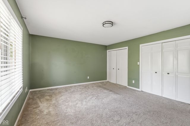 906 Hummingbird Lane, Columbus, IN 47203