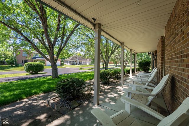 906 Hummingbird Lane, Columbus, IN 47203