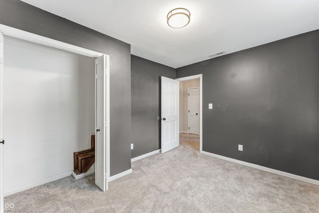 906 Hummingbird Lane, Columbus, IN 47203