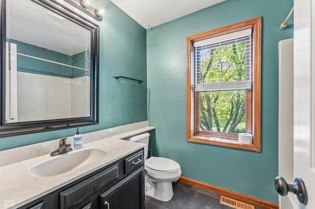 906 Hummingbird Lane, Columbus, IN 47203