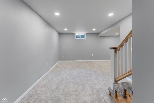 906 Hummingbird Lane, Columbus, IN 47203