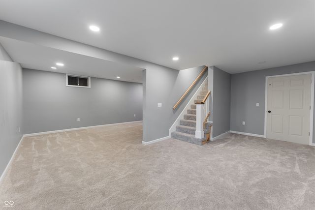 906 Hummingbird Lane, Columbus, IN 47203