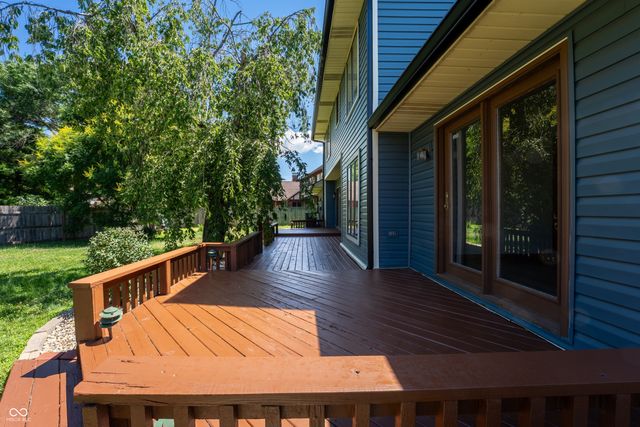 906 Hummingbird Lane, Columbus, IN 47203