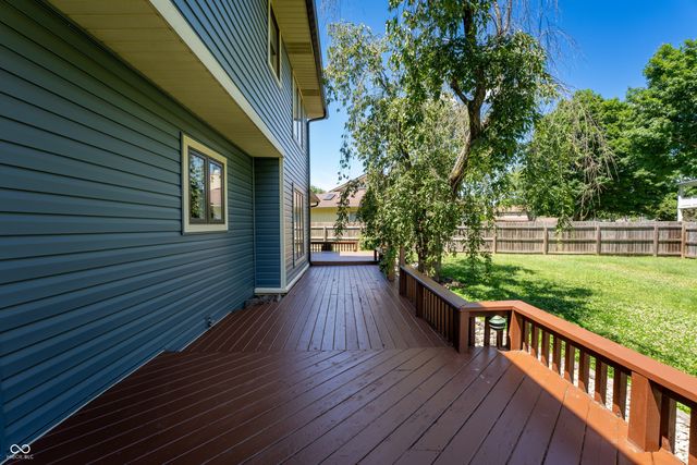 906 Hummingbird Lane, Columbus, IN 47203