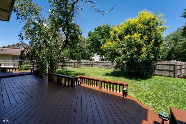 906 Hummingbird Lane, Columbus, IN 47203