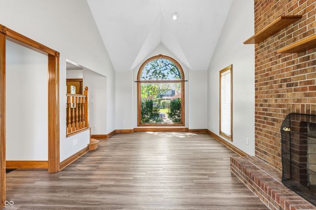 906 Hummingbird Lane, Columbus, IN 47203