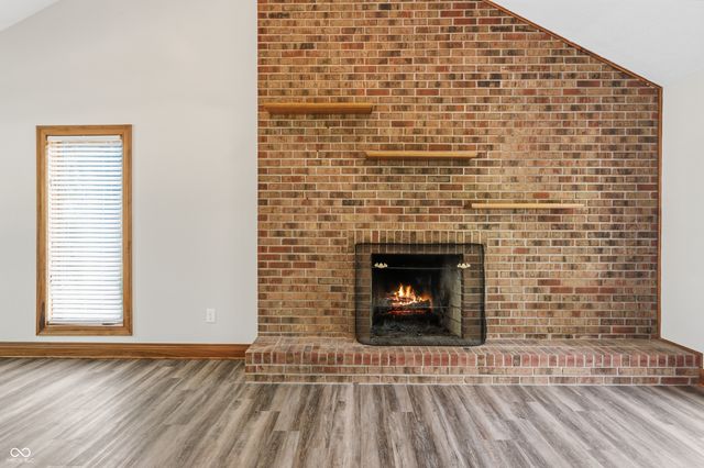 906 Hummingbird Lane, Columbus, IN 47203