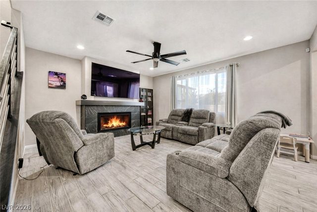 70 Pikiariki Court, Las Vegas, NV 89183