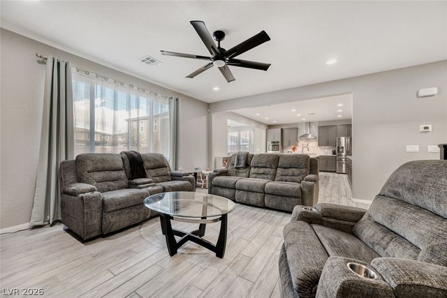 70 Pikiariki Court, Las Vegas, NV 89183