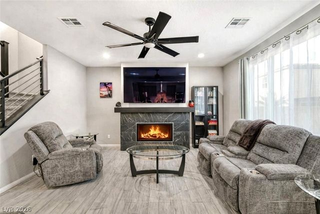 70 Pikiariki Court, Las Vegas, NV 89183