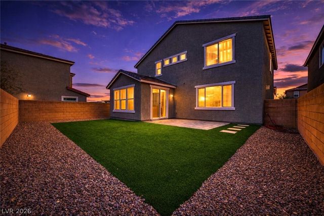 70 Pikiariki Court, Las Vegas, NV 89183