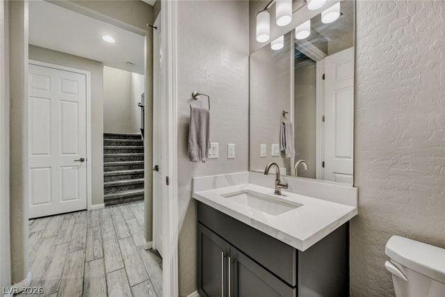 70 Pikiariki Court, Las Vegas, NV 89183