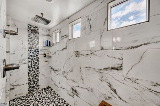 70 Pikiariki Court, Las Vegas, NV 89183