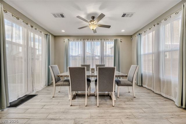70 Pikiariki Court, Las Vegas, NV 89183
