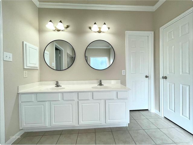 38 Robin Caper Court, The Woodlands, TX 77382