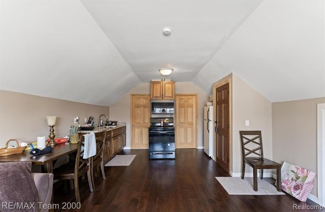 5734 N Gulley Road, Dearborn Heights, MI 48127