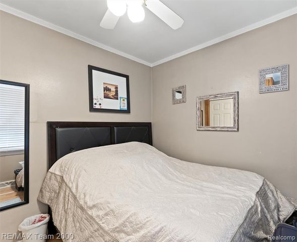 5734 N Gulley Road, Dearborn Heights, MI 48127