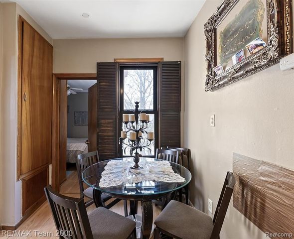 5734 N Gulley Road, Dearborn Heights, MI 48127