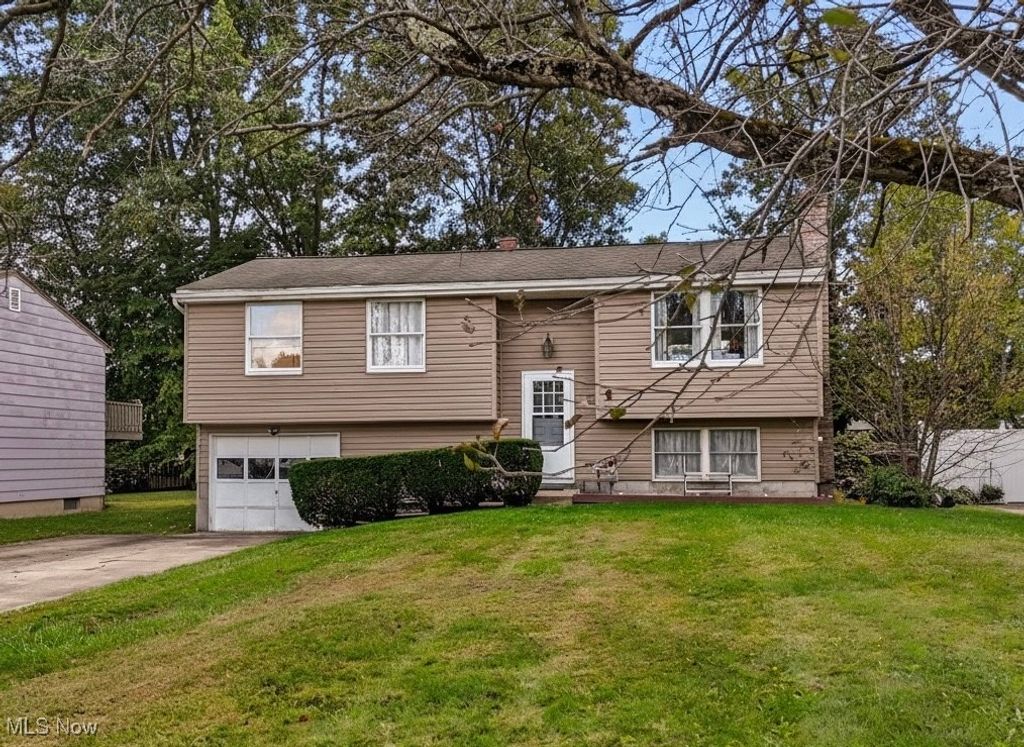 5179 Willow Crest Avenue, Austintown, OH 44515