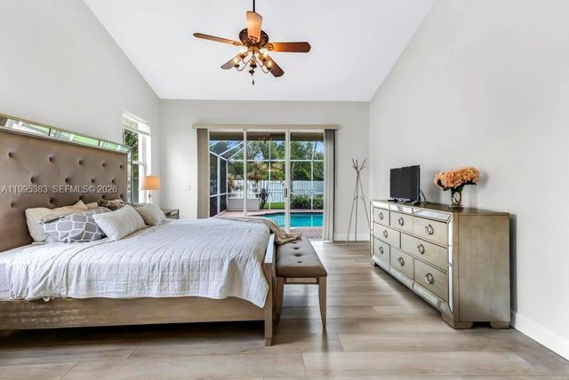 17921 NW 10th St, Pembroke Pines, FL 33029