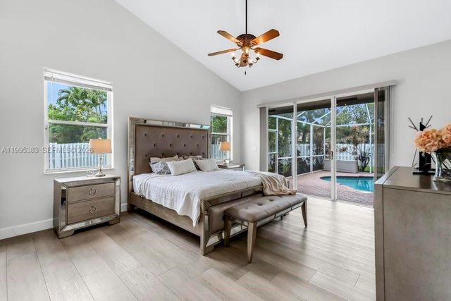 17921 NW 10th St, Pembroke Pines, FL 33029