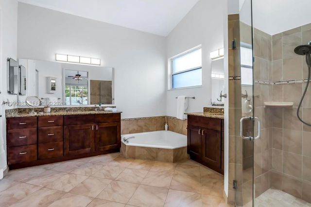 17921 NW 10th St, Pembroke Pines, FL 33029