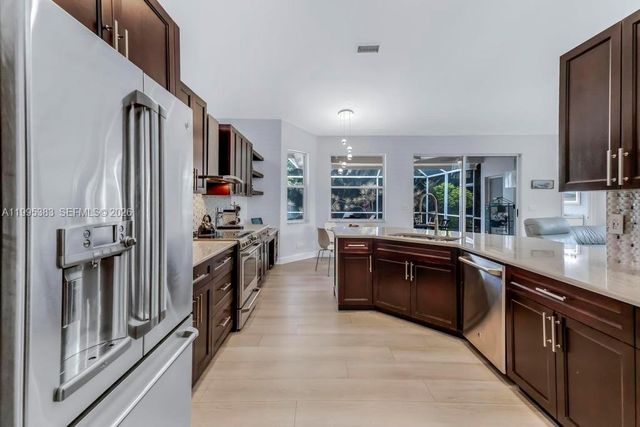 17921 NW 10th St, Pembroke Pines, FL 33029