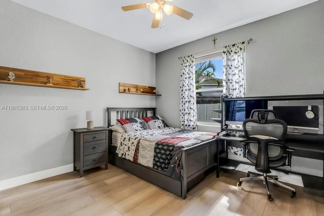 17921 NW 10th St, Pembroke Pines, FL 33029