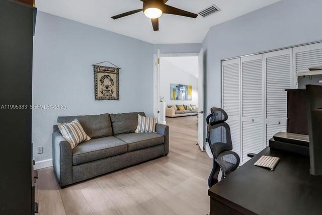 17921 NW 10th St, Pembroke Pines, FL 33029