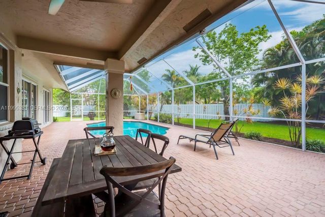 17921 NW 10th St, Pembroke Pines, FL 33029