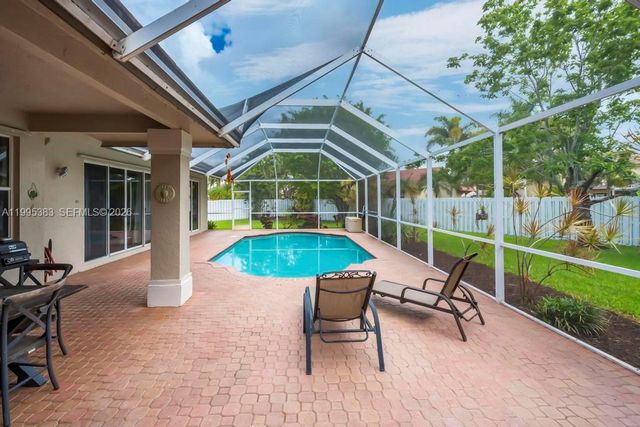 17921 NW 10th St, Pembroke Pines, FL 33029