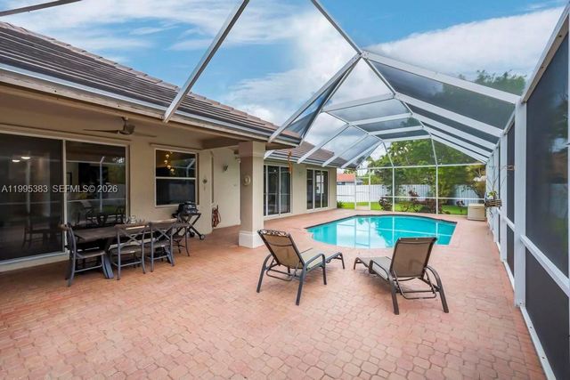17921 NW 10th St, Pembroke Pines, FL 33029