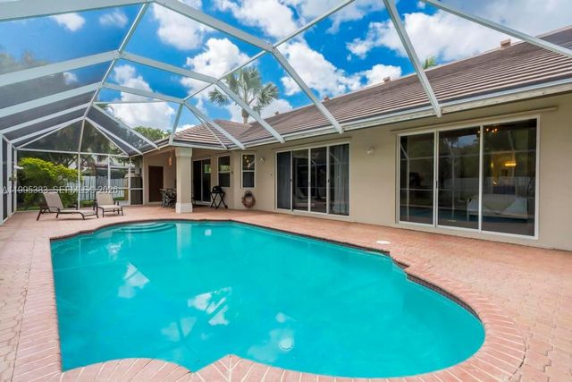 17921 NW 10th St, Pembroke Pines, FL 33029