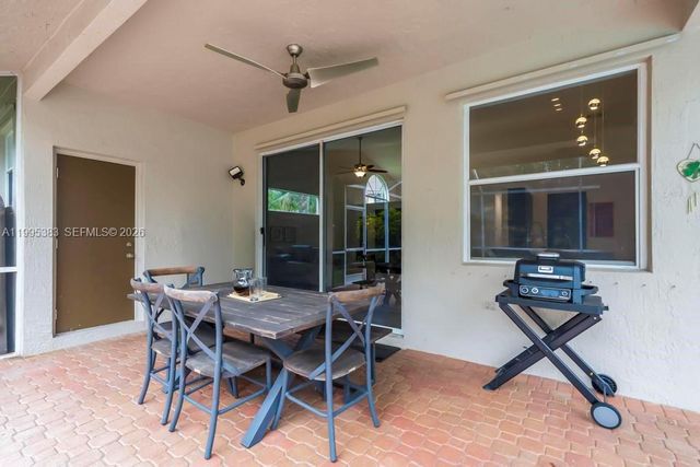 17921 NW 10th St, Pembroke Pines, FL 33029