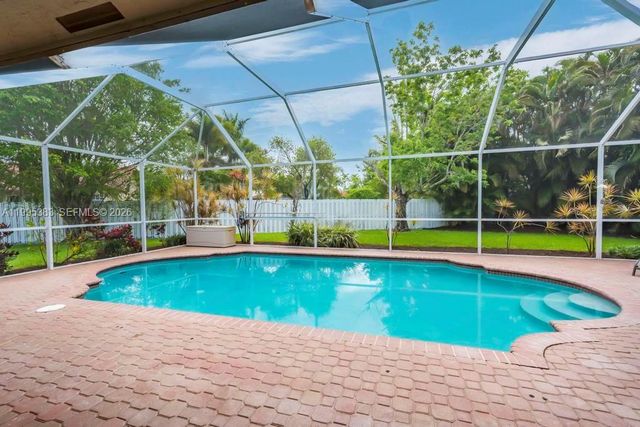 17921 NW 10th St, Pembroke Pines, FL 33029